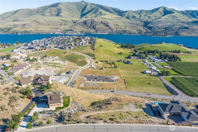 Listing photo 3 for 320 Orchard View Dr, Chelan WA 98816