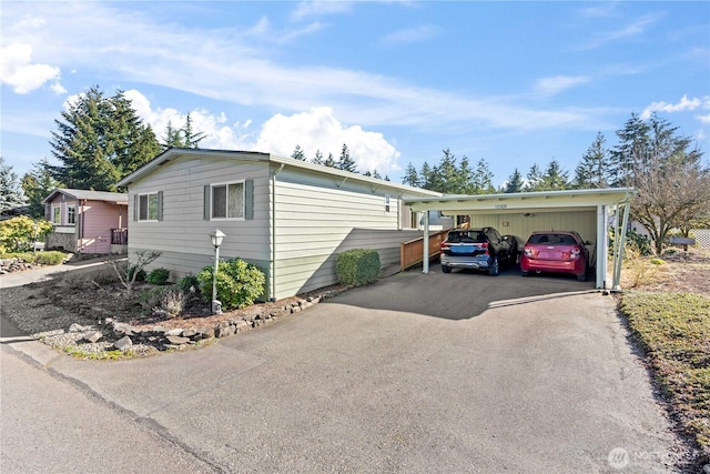 view of front of home featuring driveway