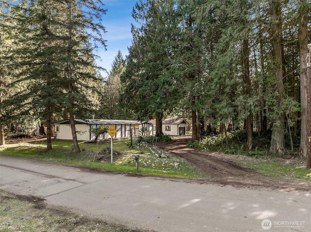 view of front of house featuring driveway