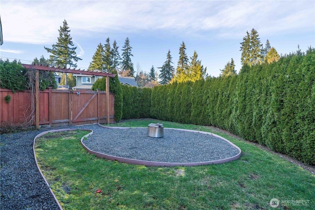 view of yard featuring fence