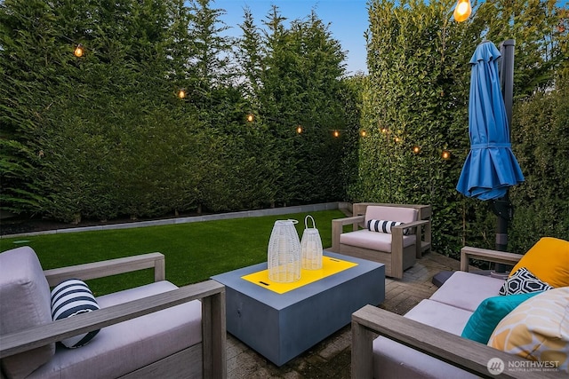 view of patio featuring outdoor lounge area