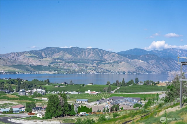 Listing photo 2 for 108 Hillcrest Pl, Chelan WA 98816