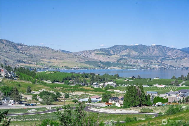 Listing photo 3 for 108 Hillcrest Pl, Chelan WA 98816