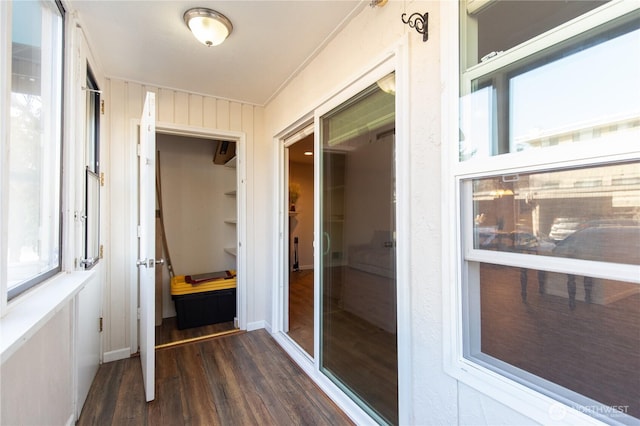 sunroom / solarium with a healthy amount of sunlight