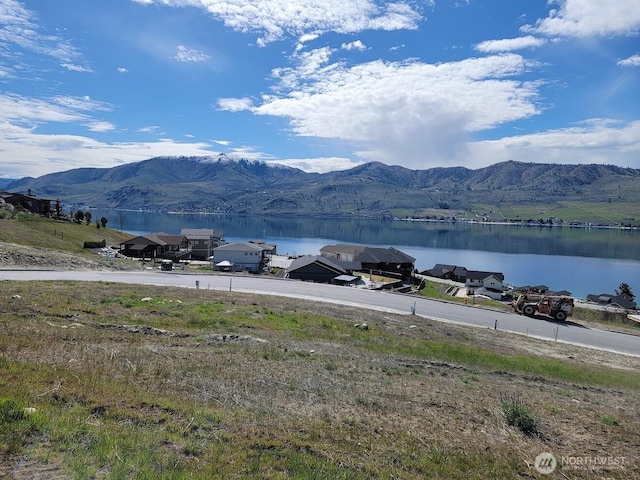 Listing photo 2 for 261 Apple Ave, Chelan WA 98816