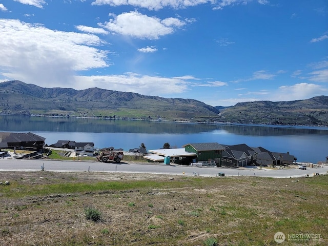 Listing photo 3 for 261 Apple Ave, Chelan WA 98816