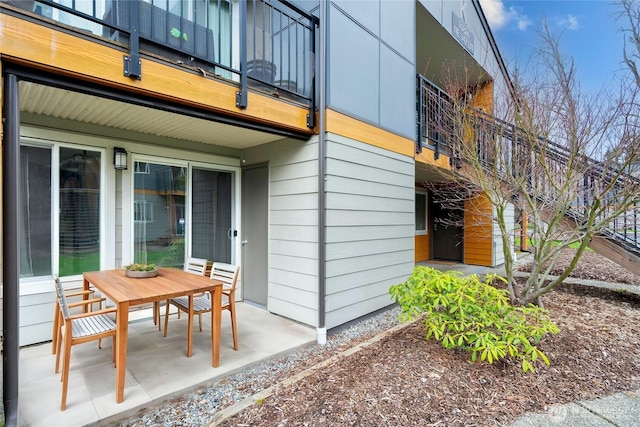 exterior space featuring a balcony