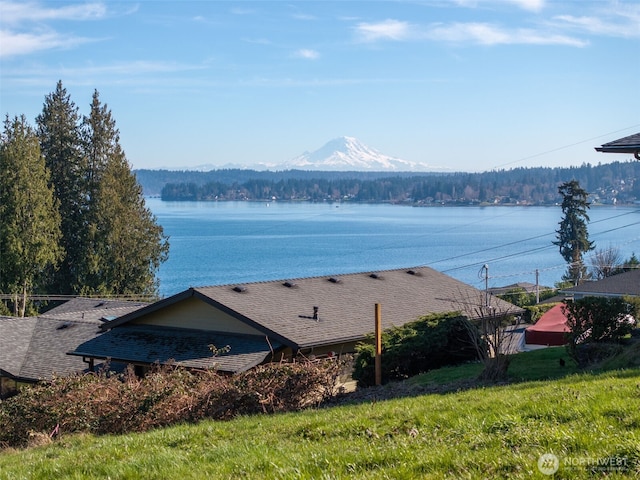 Listing photo 2 for 8185 E Seaview Dr, Port Orchard WA 98366