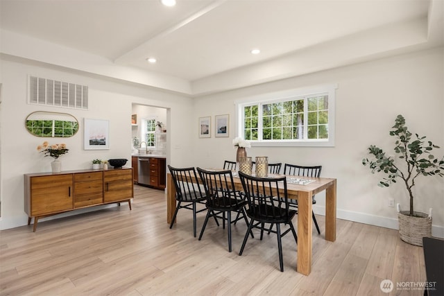 dining space featuring recessed lighting, baseboards, visible vents, and light wood finished floors