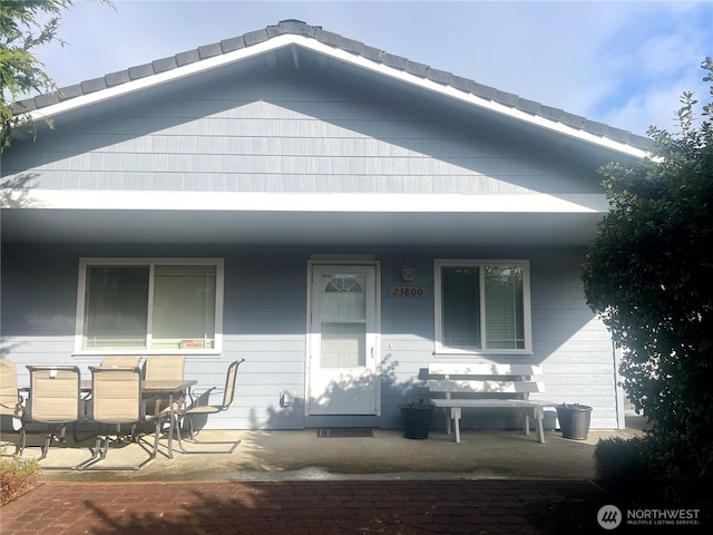 view of front of house featuring a porch