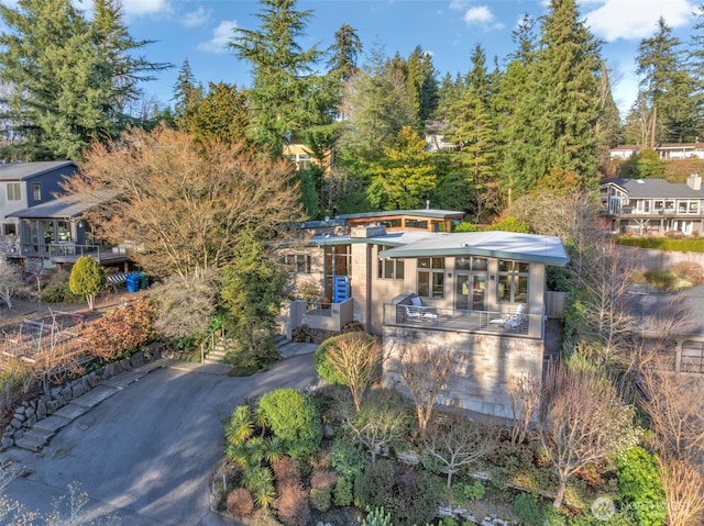 exterior space featuring driveway