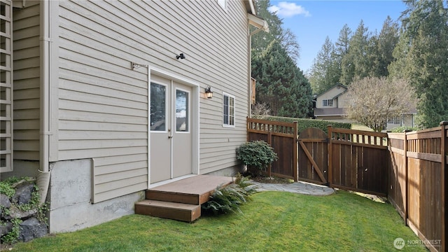 view of yard featuring a gate and fence