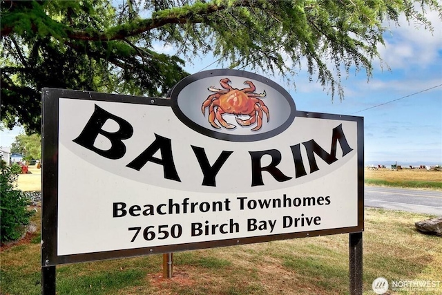 view of community / neighborhood sign