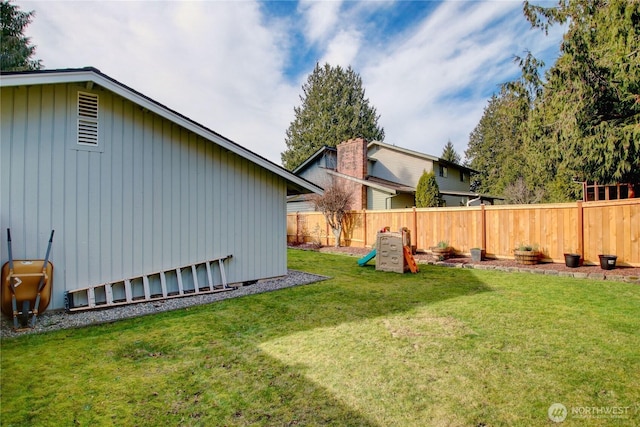 view of yard featuring fence