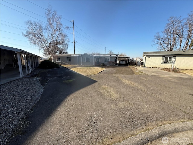 exterior space featuring driveway