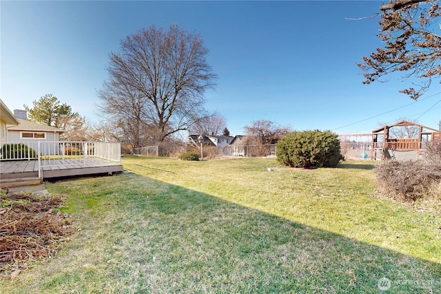 515 SE 5th St, College Place, WA 99324 - view of yard with fence and a deck