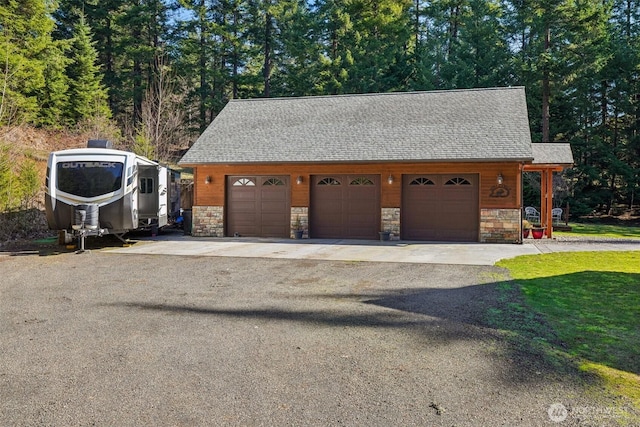 view of detached garage