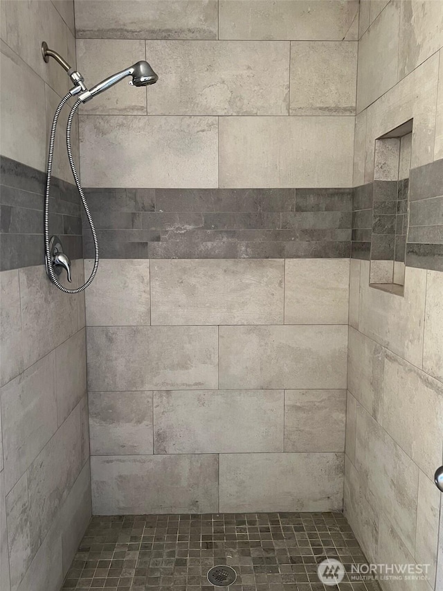 1412 Bonnie View Acres Rd, Oak Harbor, WA 98277 - full bathroom featuring tiled shower