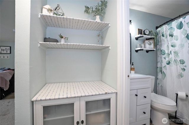 10103 Kline St SW, Lakewood, WA 98499 - bathroom featuring toilet, curtained shower, and vanity