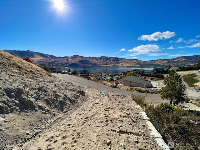 Listing photo 3 for 140 Monte Carlo Dr, Chelan WA 98816