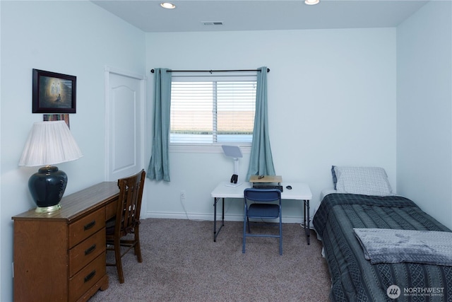 bedroom featuring carpet, visible vents, baseboards, and recessed lighting