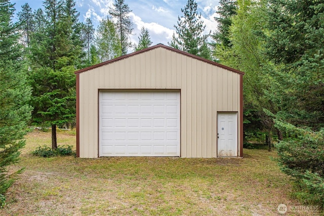 detached garage with driveway