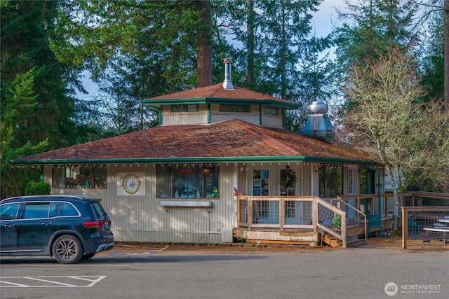 view of front of house featuring covered porch