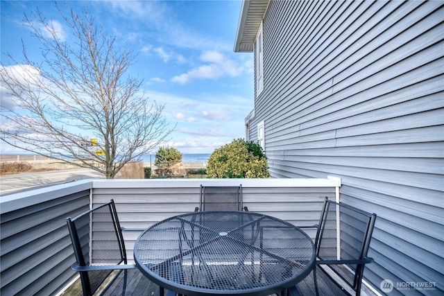 balcony featuring outdoor dining space