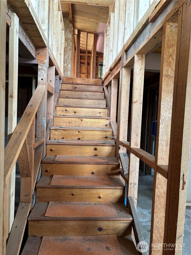 2459 Bretland Rd, Camano Island, WA 98282 - view of stairway