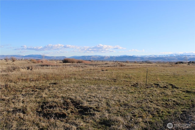 Listing photo 3 for 244 Abbey Rd, Ellensburg WA 98926