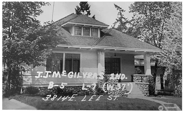 view of front of house featuring a porch