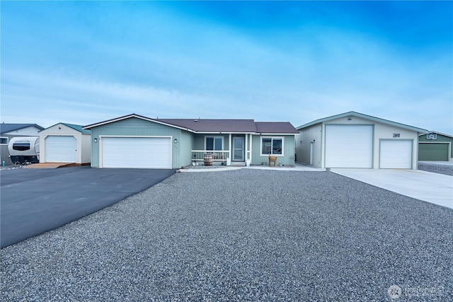 410 Airport Way SW, Mattawa, WA 99349 - ranch-style house featuring covered porch
