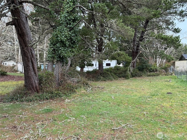 Listing photo 2 for 1305 322nd Pl, Ocean Park WA 98640