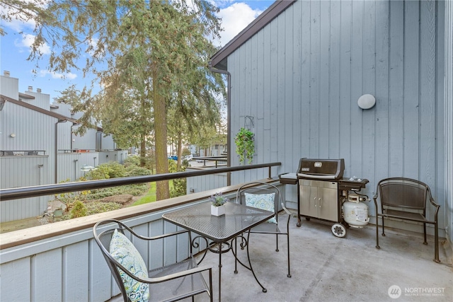 balcony with a grill