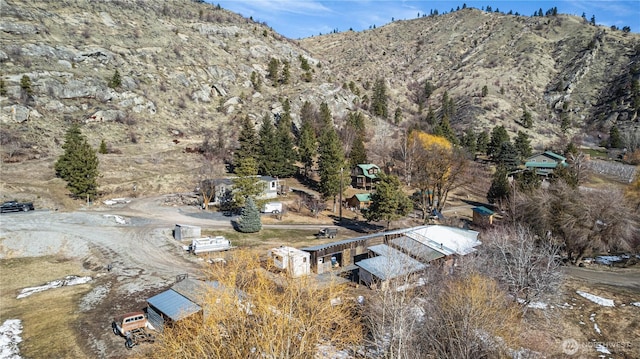 bird's eye view featuring a mountain view