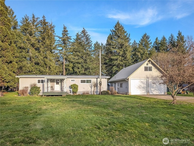 view of front of home with a front lawn