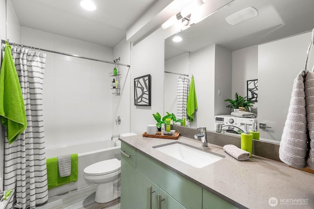 bathroom with recessed lighting, shower / tub combo with curtain, vanity, and toilet