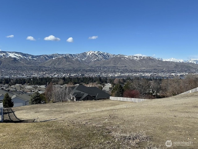 Listing photo 3 for 922 Briarwood Dr, East Wenatchee WA 98802