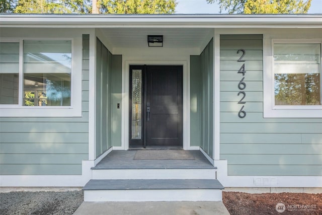 entrance to property featuring crawl space