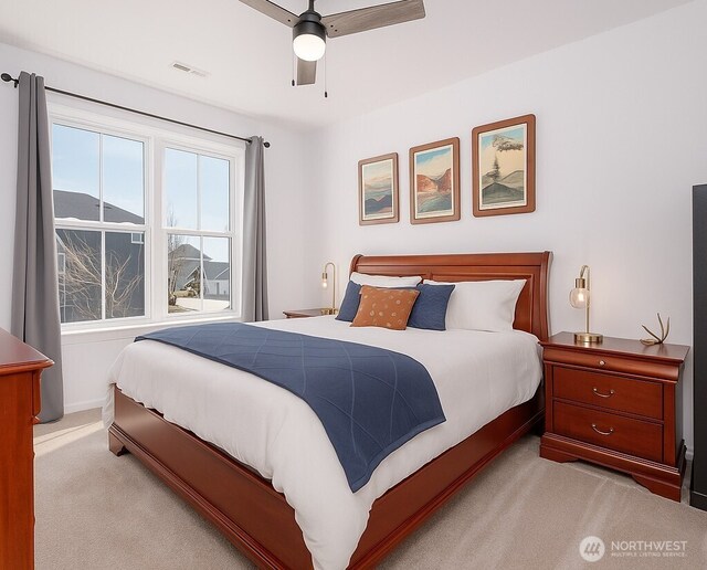 422 Sunny Brooke Ln, Chelan, WA 98816 - carpeted bedroom featuring a ceiling fan