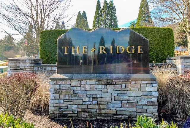 view of community / neighborhood sign