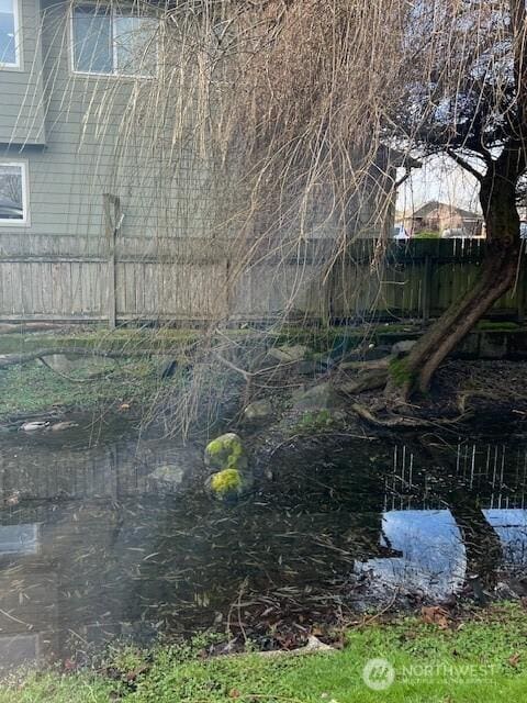 view of yard featuring fence