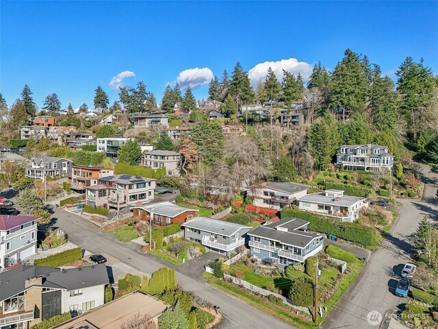 birds eye view of property featuring a residential view