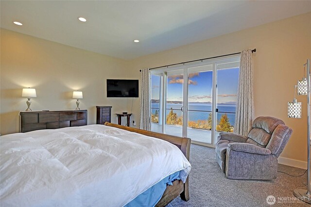 bedroom featuring carpet flooring, recessed lighting, baseboards, and access to outside