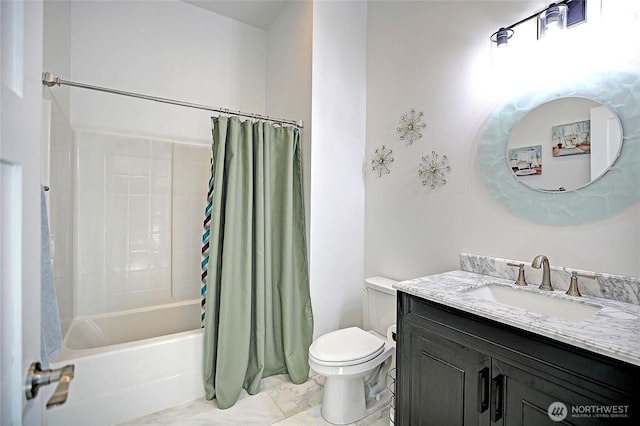 full bath with shower / bath combo with shower curtain, toilet, and vanity