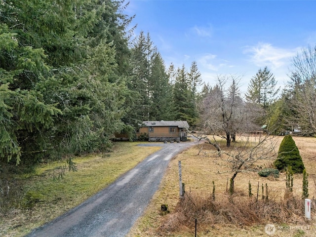 view of front of house featuring aphalt driveway