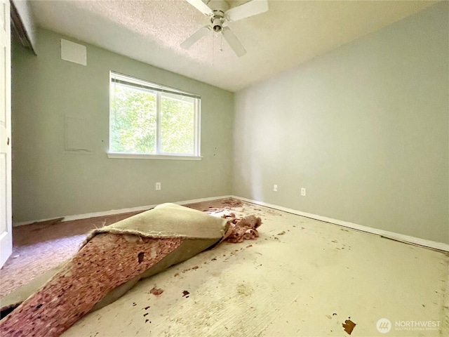 empty room with ceiling fan