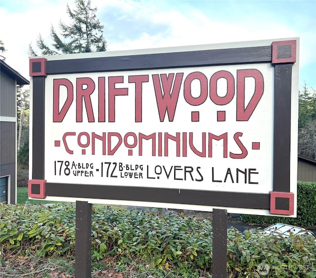 view of community / neighborhood sign