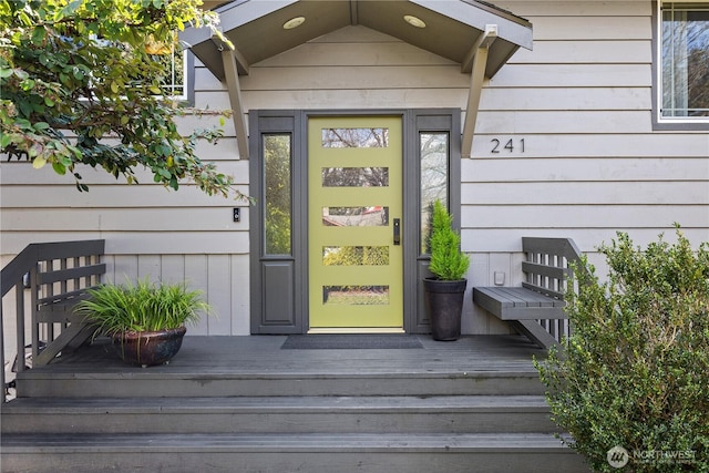 view of property entrance