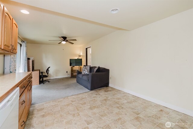 living room with recessed lighting, light colored carpet, baseboards, and ceiling fan